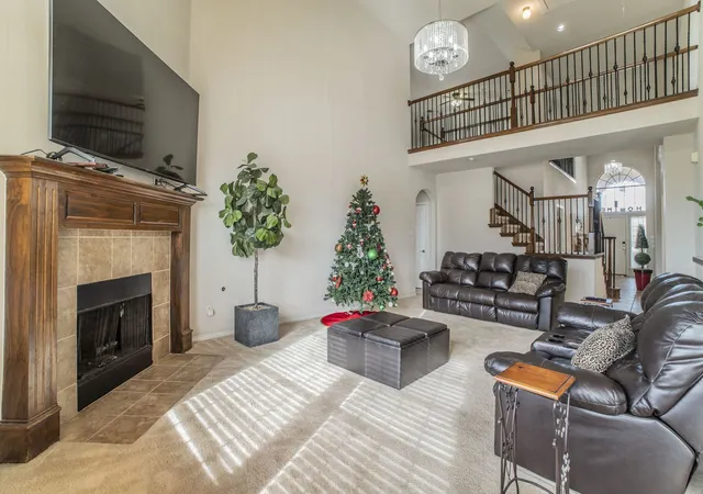 Photo 3 of Single family home for sale at 317 Crescent Creek Ln, Fort Worth, TX 76140 | MLS# 21327126 | Listing updated on 2026-07-10