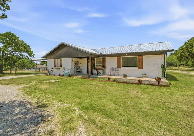 Photo 1 of Single family home for sale at 352 Seaberry Loop, Graham, TX 76450 | MLS# 21325410 | Listing updated on 2026-07-12