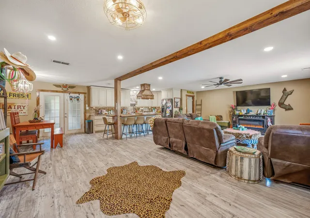 Photo 3 of Single family home for sale at 352 Seaberry Loop, Graham, TX 76450 | MLS# 21325410 | Listing updated on 2026-07-12