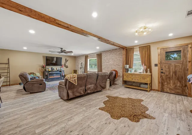 Photo 3 of Single family home for sale at 352 Seaberry Loop, Graham, TX 76450 | MLS# 21325410 | Listing updated on 2026-07-12