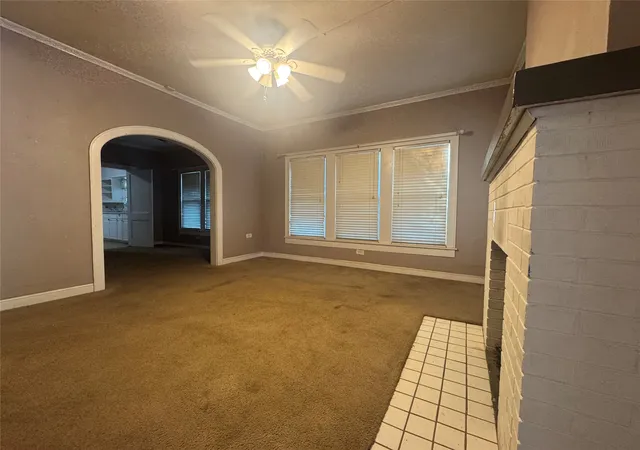 Photo 3 of Single family home for sale at 810 N 33rd St, Waco, TX 76707 | MLS# 21327190 | Listing updated on 2026-08-17