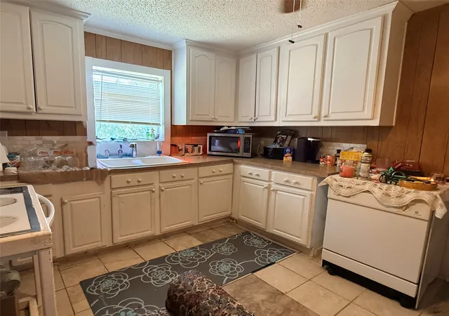 Photo 4 of Single family home for sale at 301 Dogwood Ave, Princeton, TX 75407 | MLS# 21327246 | Listing updated on 2026-10-08