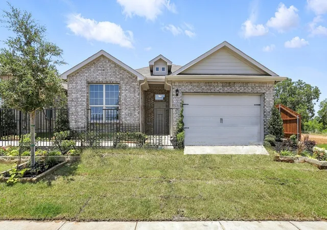 Photo 1 of Sale Pending at 360 Wayland St, Keene, TX 76059 | MLS# 21324664 | Listing updated on 2026-07-27