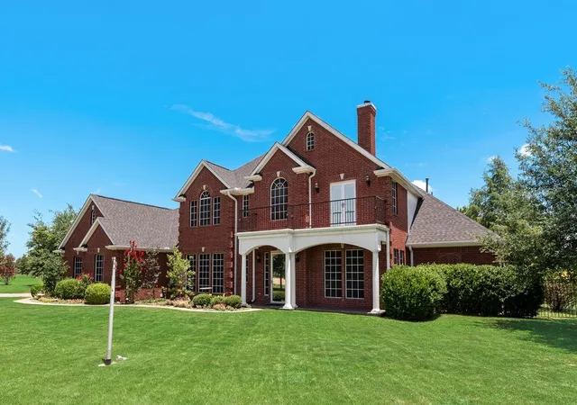 Photo 2 of Single family home for sale at 16055 S Skyview Ct, Forney, TX 75126 | MLS# 21327245 | Listing updated on 2026-08-23