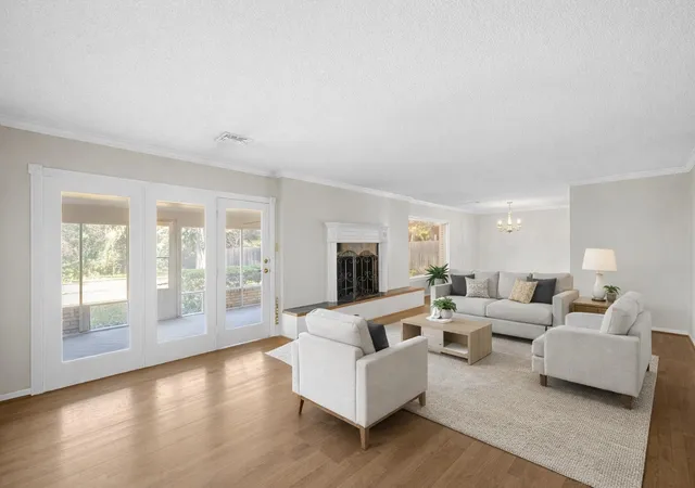 Photo 4 of Sale Pending at 2621 Arroyo Rd, Waco, TX 76710 | MLS# 21326784 | Listing updated on 2026-09-28