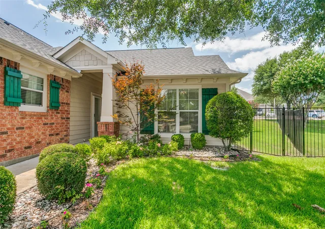 Photo 2 of Single family home for sale at 192 River Hills Ct, Mc Kinney, TX 75069 | MLS# 21312258 | Listing updated on 2026-08-04