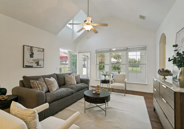 Photo 3 of Single family home for sale at 192 River Hills Ct, Mc Kinney, TX 75069 | MLS# 21312258 | Listing updated on 2026-08-04