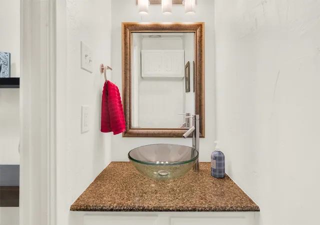 Listing Photo 5 - Condo for sale in building located at 877 Dublin Dr, Richardson, TX 75080 - Unit #1