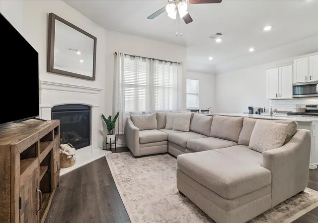 Photo 4 of Single family home for sale at 10330 Quail Pointe Rd, Aubrey, TX 76227 | MLS# 21323987 | Listing updated on 2026-08-24