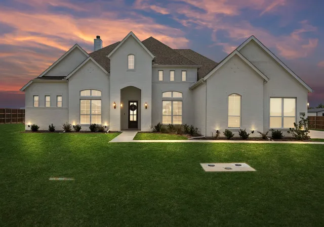 Photo 3 of Single family home for sale at 1751 Blackfoot Pkwy, Waxahachie, TX 75165 | MLS# 21322775 | Listing updated on 2026-08-22