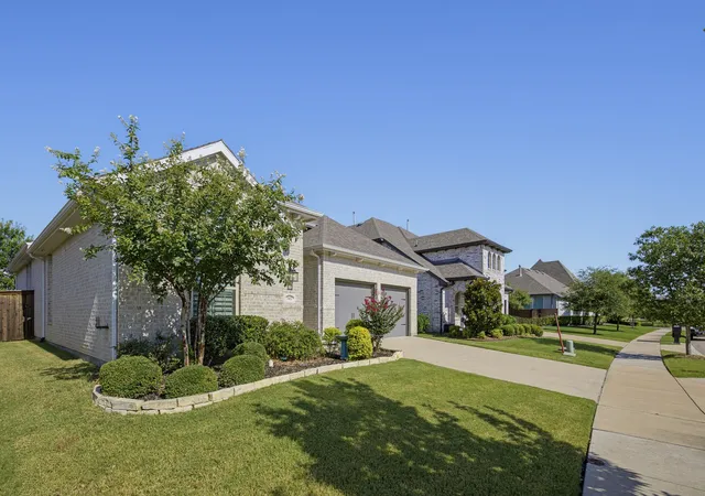 Photo 3 of Single family home for sale at 7412 Plumgrove Rd, Fort Worth, TX 76123 | MLS# 21324415 | Listing updated on 2026-07-10