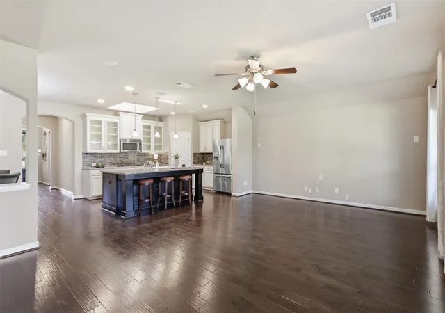 Photo 4 of Sale Pending at 6053 Shiner Dr, Fort Worth, TX 76179 | MLS# 21316430 | Listing updated on 2026-08-31