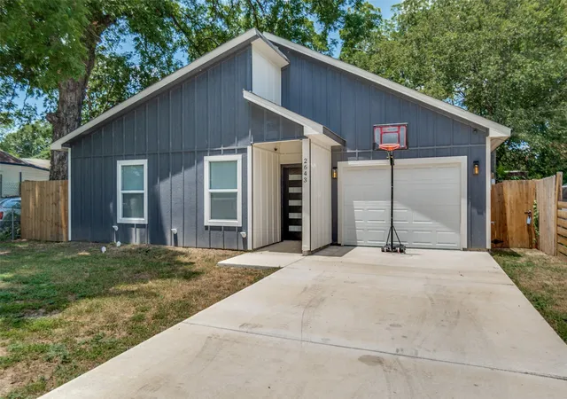 Photo 1 of Single family home for sale at 2643 Exline St, Dallas, TX 75215 | MLS# 21327282 | Listing updated on 2026-07-10