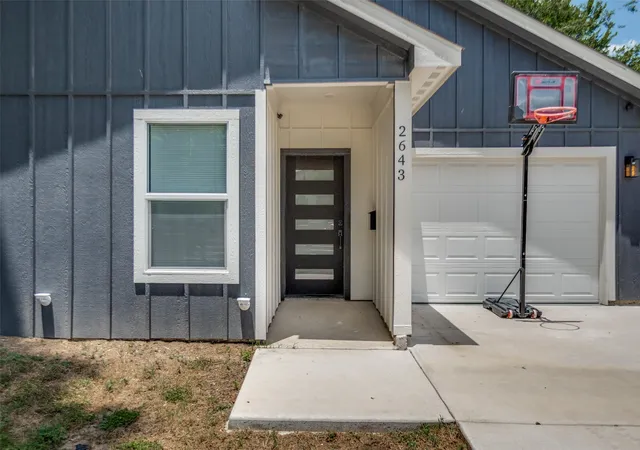 Photo 3 of Single family home for sale at 2643 Exline St, Dallas, TX 75215 | MLS# 21327282 | Listing updated on 2026-07-10