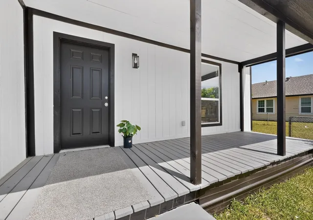 Photo 4 of Single family home for sale at 1612 Jones St, Greenville, TX 75401 | MLS# 21327299 | Listing updated on 2026-07-10