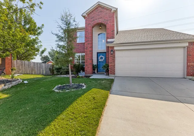 1st image of 11940 Gold Creek Dr E, Fort Worth, TX 76244 | MLS# 21323796
