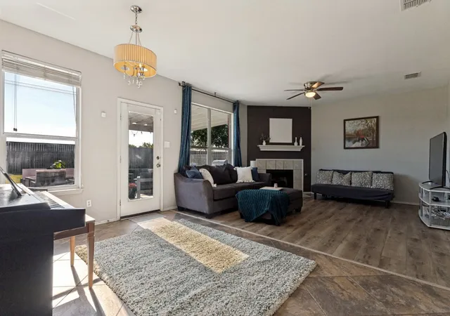 4th image of 11940 Gold Creek Dr E, Fort Worth, TX 76244 | MLS# 21323796