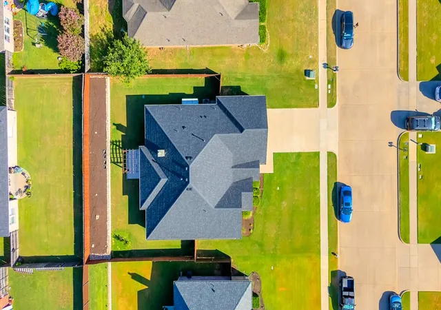 Photo 3 of Single family home for sale at 808 Chestnut Grove Dr, Cleburne, TX 76033 | MLS# 21325732 | Listing updated on 2026-07-10