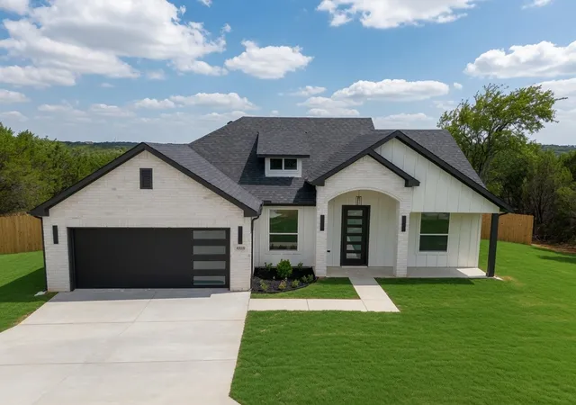Photo 2 of Sale Pending at 4620 Evening View Dr, Granbury, TX 76048 | MLS# 21327007 | Listing updated on 2026-08-26