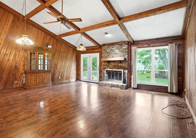Photo 3 of Single family home for sale at 35 Hickory Hills Blvd, Lake Dallas, TX 75065 | MLS# 21323682 | Listing updated on 2026-09-21