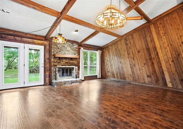 Photo 4 of Single family home for sale at 35 Hickory Hills Blvd, Lake Dallas, TX 75065 | MLS# 21323682 | Listing updated on 2026-09-21