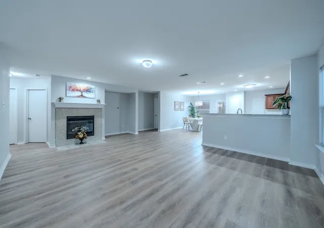 Photo 4 of Sale Pending at 6131 Balcony Ln, Dallas, TX 75241 | MLS# 21325789 | Listing updated on 2026-07-27