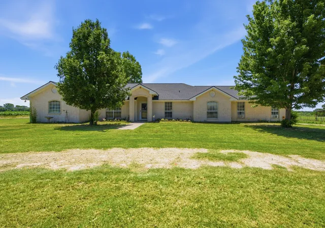 Photo 1 of Land for sale at 1640 County Road 185, Stephenville, TX 76401 | MLS# 21326943 | Listing updated on 2026-08-22