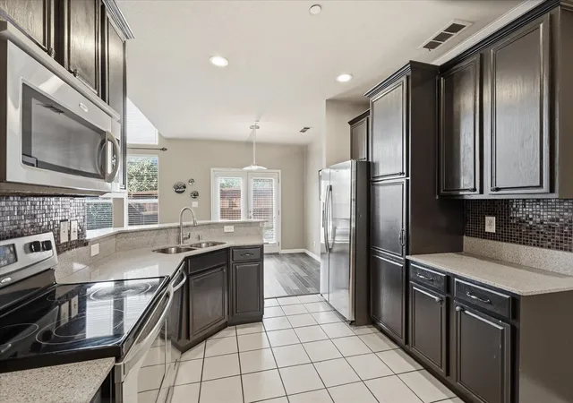 4th image of 932 Avondale Ln, Plano, TX 75025 | MLS# 21306196