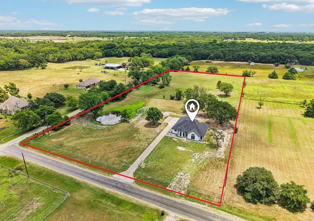 Photo 1 of Single family home for sale at 10435 County Road 2462, Terrell, TX 75160 | MLS# 21325946 | Listing updated on 2026-10-06