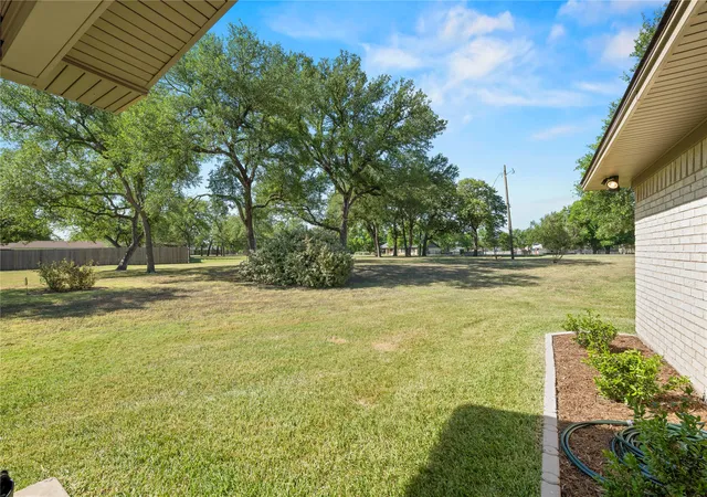 Photo 3 of Sale Pending at 501 Brint Ln, Robinson, TX 76706 | MLS# 21282906 | Listing updated on 2026-08-26
