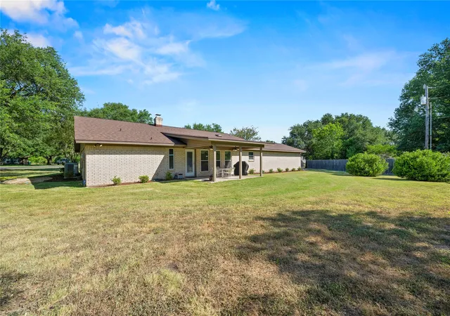 Photo 3 of Sale Pending at 501 Brint Ln, Robinson, TX 76706 | MLS# 21282906 | Listing updated on 2026-08-26
