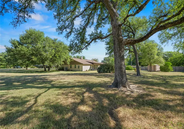 Photo 4 of Sale Pending at 501 Brint Ln, Robinson, TX 76706 | MLS# 21282906 | Listing updated on 2026-08-26