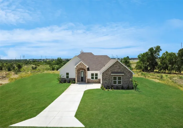 Photo 3 of Single family home for sale at 1020 Don Eve Ct, Azle, TX 76020 | MLS# 21322570 | Listing updated on 2026-10-02