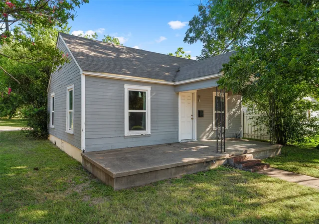 Photo 2 of Single family home for sale at 2225 Mitchell Ave, Waco, TX 76708 | MLS# 21326930 | Listing updated on 2026-10-07