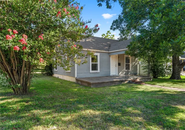Photo 3 of Single family home for sale at 2225 Mitchell Ave, Waco, TX 76708 | MLS# 21326930 | Listing updated on 2026-10-07