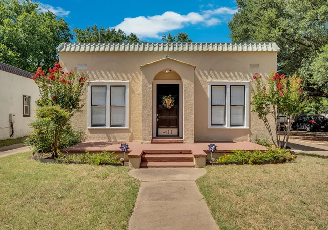 Photo 2 of Sale Pending at 411 Craig St, Hillsboro, TX 76645 | MLS# 21322305 | Listing updated on 2026-08-21