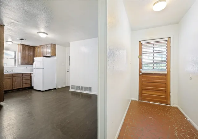 5th image of 712 Chisholm Trl, Denton, TX 76209 | MLS# 21326165