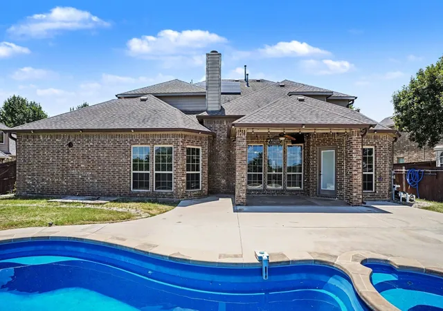 Photo 2 of Single family home for sale at 2605 Tall Meadows Dr, Midlothian, TX 76065 | MLS# 21326479 | Listing updated on 2026-08-31