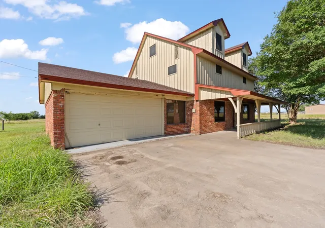 Photo 3 of Sale Pending at 4709 W Fm 917, Godley, TX 76044 | MLS# 21324328 | Listing updated on 2026-08-22