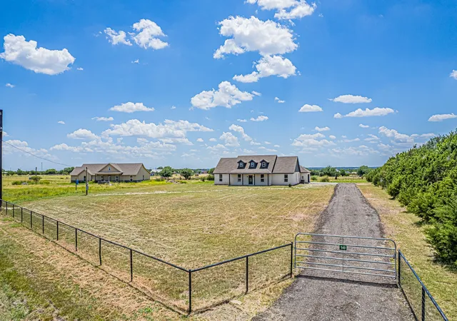 Photo 1 of Single family home for sale at 140 Alamo Rd, Weatherford, TX 76088 | MLS# 21325773 | Listing updated on 2026-07-10