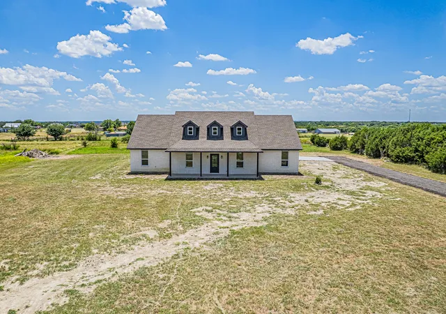 Photo 3 of Single family home for sale at 140 Alamo Rd, Weatherford, TX 76088 | MLS# 21325773 | Listing updated on 2026-07-10
