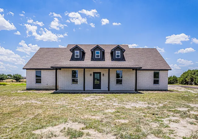 Photo 3 of Single family home for sale at 140 Alamo Rd, Weatherford, TX 76088 | MLS# 21325773 | Listing updated on 2026-09-30