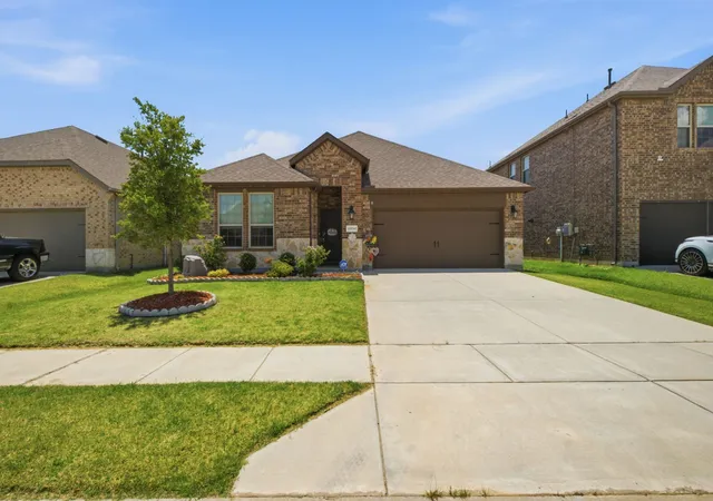 Photo 2 of Single family home for sale at 10936 Los Alamos Dr, Aubrey, TX 76227 | MLS# 21326219 | Listing updated on 2026-07-10