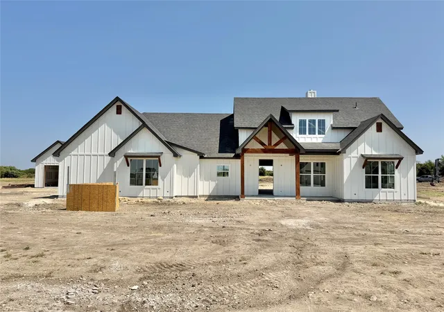 Photo 1 of Single family home for sale at 2013 Collin St, Weatherford, TX 76085 | MLS# 21327460 | Listing updated on 2026-08-22