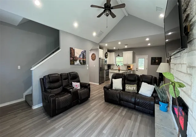 Photo 3 of Single family home for sale at 206 Beckham St W, Sulphur Springs, TX 75482 | MLS# 21325909 | Listing updated on 2026-07-10