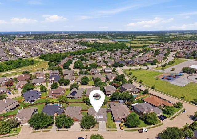 Photo 3 of Single family home for sale at 559 Reed Dr, Fate, TX 75087 | MLS# 21327438 | Listing updated on 2026-10-03