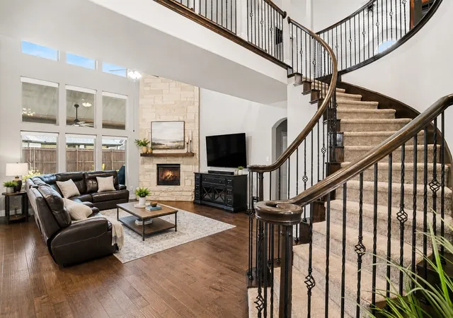 Photo 3 of Sale Pending at 310 Aeronca Dr, Rockwall, TX 75087 | MLS# 21327536 | Listing updated on 2026-09-06