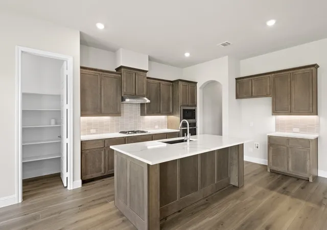 Photo 4 of Single family home for sale at 228 Mountain Laurel Dr, Waxahachie, TX 75165 | MLS# 21327402 | Listing updated on 2026-09-23