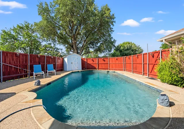 Photo 2 of Single family home for sale at 1810 Tiburon Bnd, Lewisville, TX 75067 | MLS# 21321943 | Listing updated on 2026-09-22