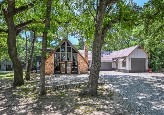 Photo 1 of Single family home for sale at 5319 Us Hwy 380, Bridgeport, TX 76426 | MLS# 21321833 | Listing updated on 2026-07-28